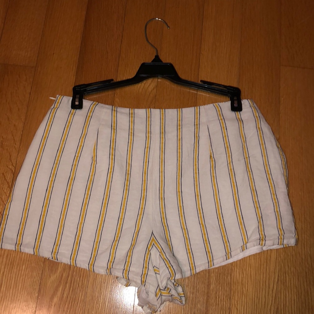 Striped Shorts - Picture 3 of 6